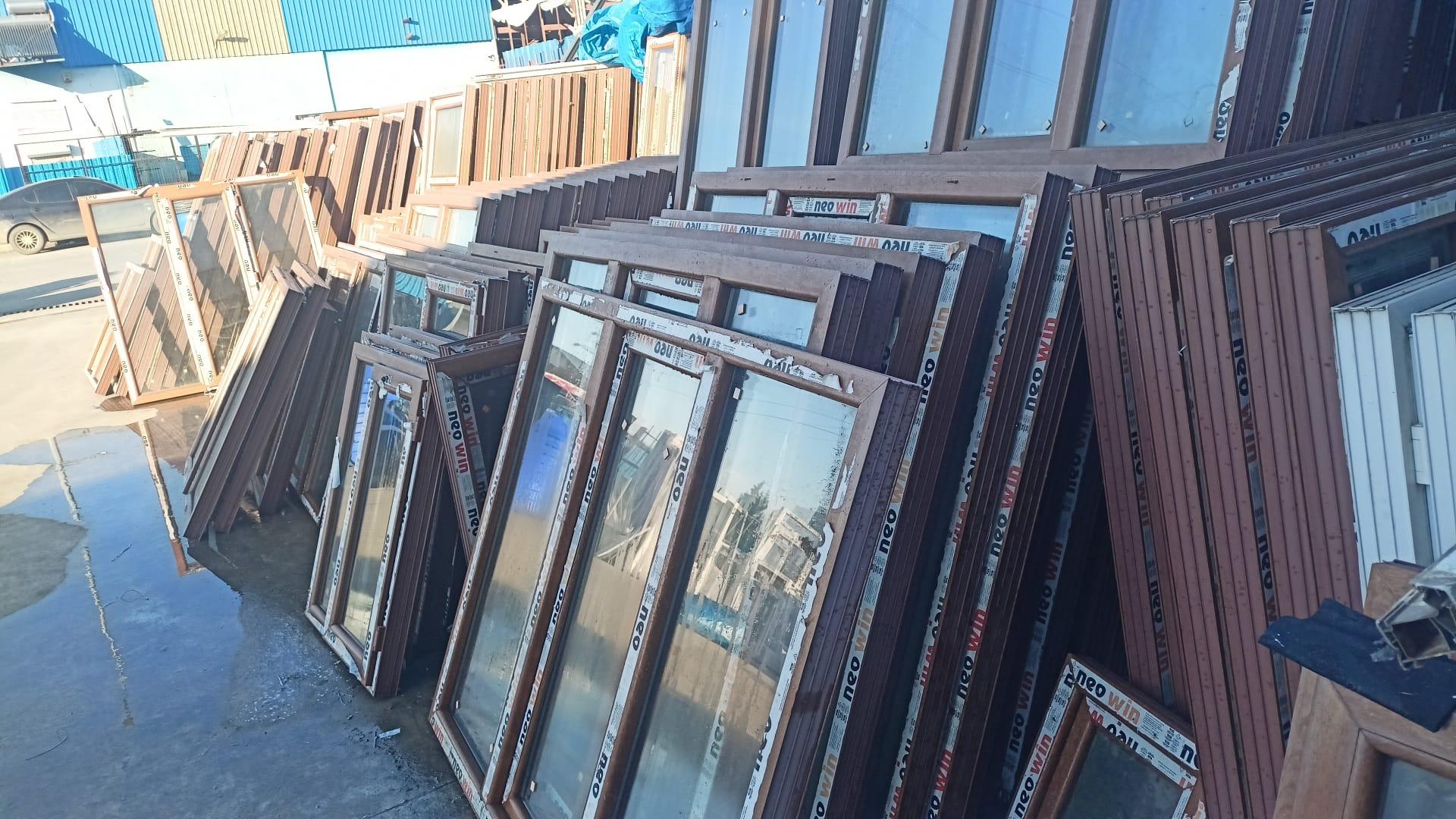 160x130  Kahverengi Pvc Pencere